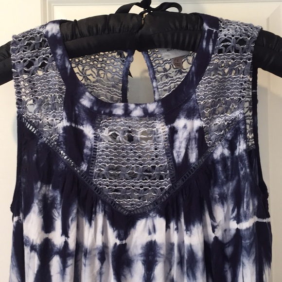 Cute spring/summer top! - Picture 2 of 5